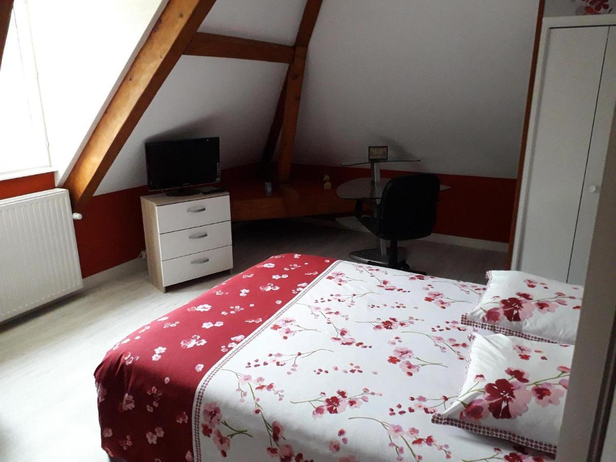 Chez Claude & Chantal Saint-Yorre Bagian luar foto