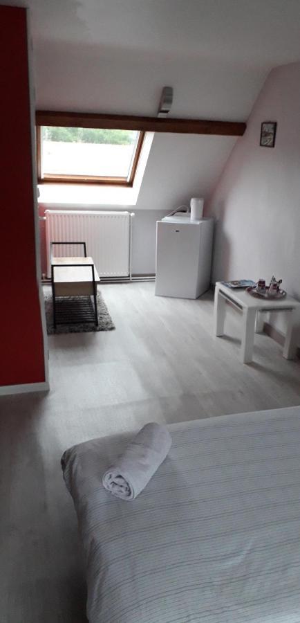 Chez Claude & Chantal Saint-Yorre Bagian luar foto